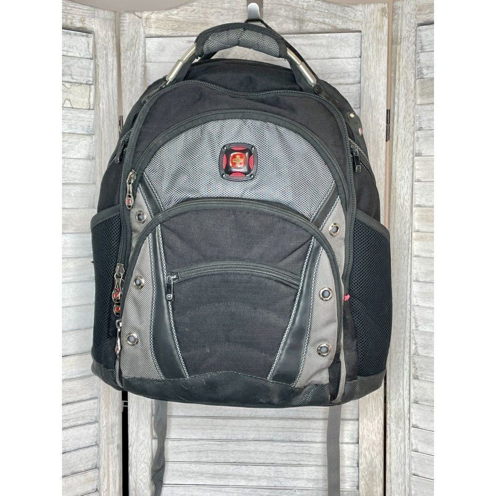 WENGER Swiss Gear Synergy 16" Laptop Backpack Black/Gray